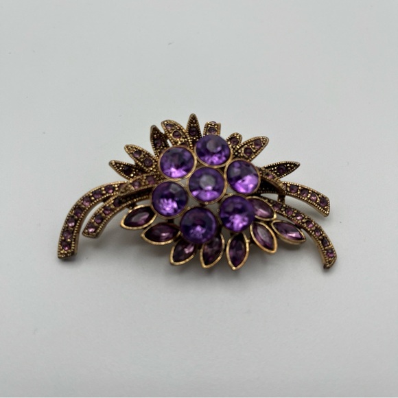 Vintage Gold-tone Flower-shaped Amethyst Brooch - Picture 6 of 8